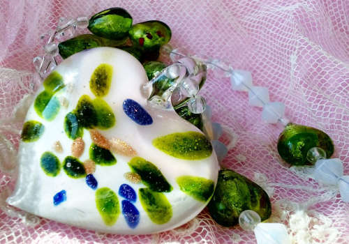 A BEAUTIFUL AND UNUSUAL MURANO BOHO BOHEMIAN , SILVER FOIL, HEART BEAD NECKLACE WITH HEART PENDANT