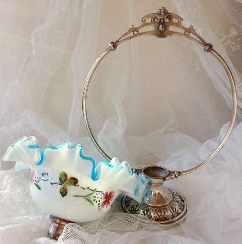 EDWARDIAN, ANTIQUE WAVY HAND BLOWN AND PAINTED, DOUBLE LAYER GLASS SWEET BOWL ON STAND