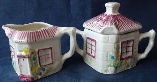 COUNTRY COTTAGE VINTAGE TEA SET...... SET INCLUDING, TEAPOT, SUGAR BOWL AND CREAMER