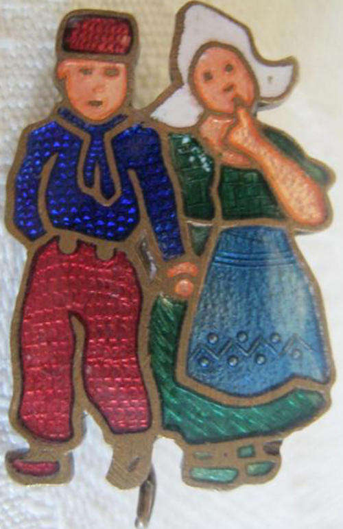 CALLING ALL LITTLE DUTCH GIRLS !! ALMOST ANTIQUE, ENAMELED BROOCH DUTCH GIRL AND BOY.