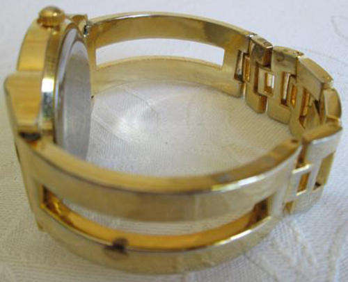 Women s Watches ROYALTY TIMEPIECES COLLECTION LADIES 18K G.P. WATER RESISTANT BRACELET WATCH. was sold for 75.00 on 10 Mar at 20 02 by Faerie Bejeweled in Wartburg ID 91886692