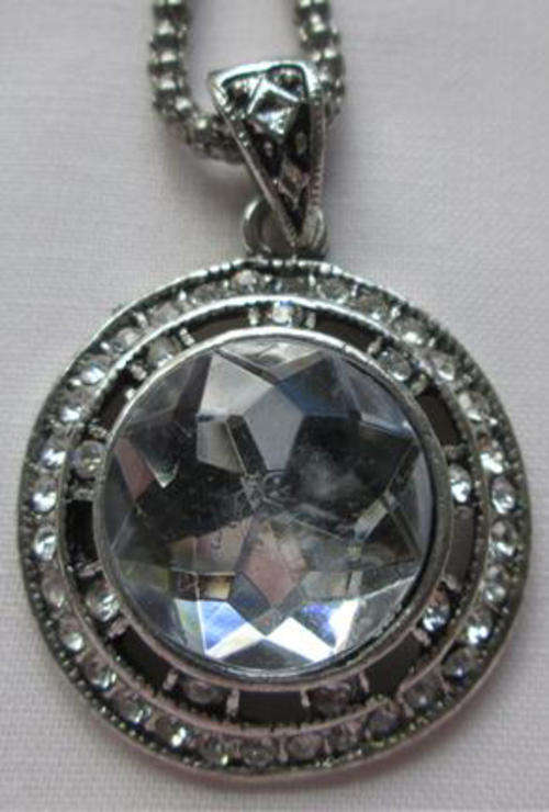 GLASS CRYSTAL PENDANT ON A LONG STURDY SILVER TONE CHAIN