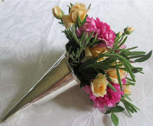 PERFECT FOR BRIDES !!! ANTIQUE, HALL MARKED SILVER, TRUMPET SHAPED, FLOWER POSY HOLDER