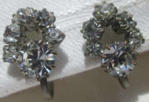 VINTAGE DIAMANTE, SCREW ON EARRINGS, GREAT CONDITION.