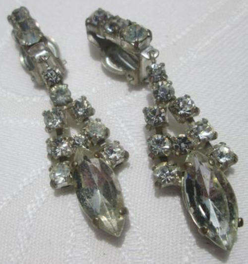 VINTAGE DIAMANTE DROP EARRINGS
