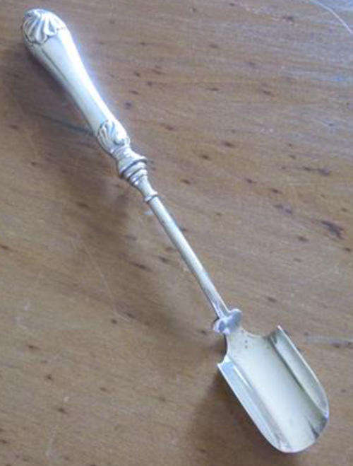ELEGANT EDWARDIAN SILVER PLATED STILTON CHEESE SCOOP / SPOON GREAT CONDITION....