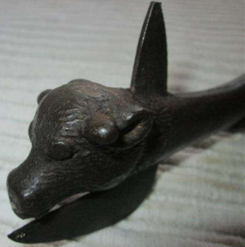 VINTAGE / ANTIQUE ?? CAST IRON  BULLY BEEF TIN OPENER SHAPED AS A BULL