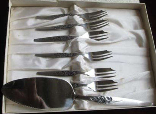 BALLERINA STAINLESS STEEL, CAKE SLICE AND LIFT WITH 6 x MATCHING CAKE FORKS BOXED AND UNUSED ?