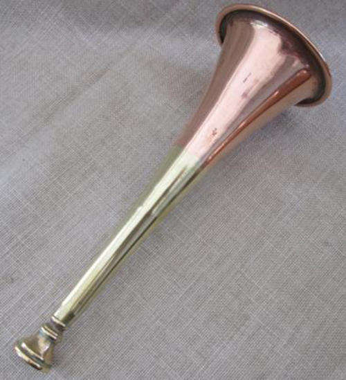 PERFECT FOR CHEERING YOUR RUGBY TEAM ON......VINTAGE BRASS AND COPPER BUGLE
