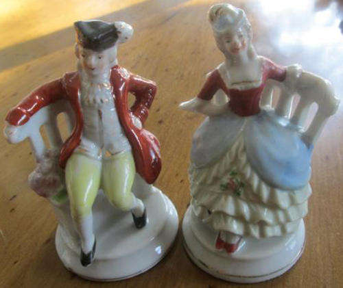 VINTAGE VICTORIAN LOOKING SALT AND PEPPER CONDIMENT SET COUPLE SITTING ON CHAIRS