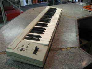 Roland PC 200 MK-2 Midi controller keyboard