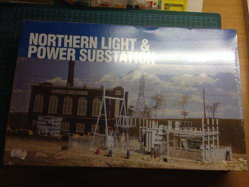 Walthers Cornerstone Northern Light & Power Station Kit