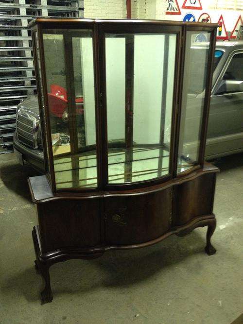 ANTIQUE BALL AND CLAW IMBUIA DISPLAY CABINET / SHOWCASE