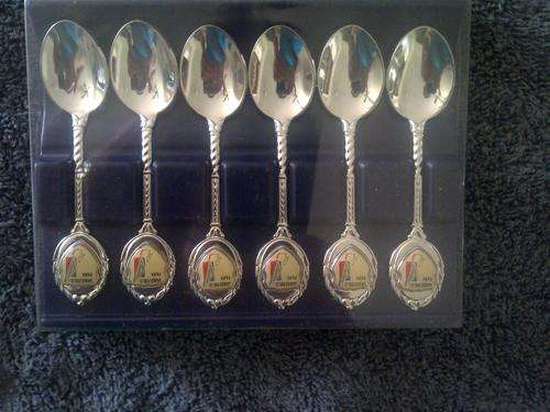 6 Collectible spoons still in box