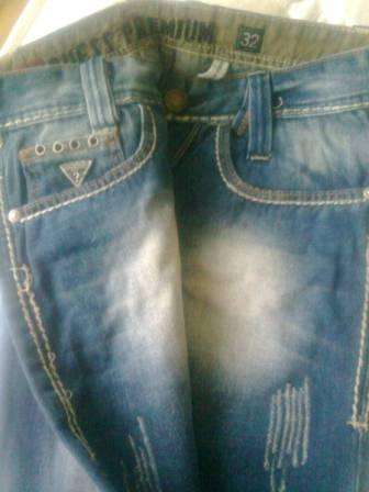 ***NEW *** GUESS BRIT ROCKER JEANS *** ( SIZE 32 & 34 !!) ***  !