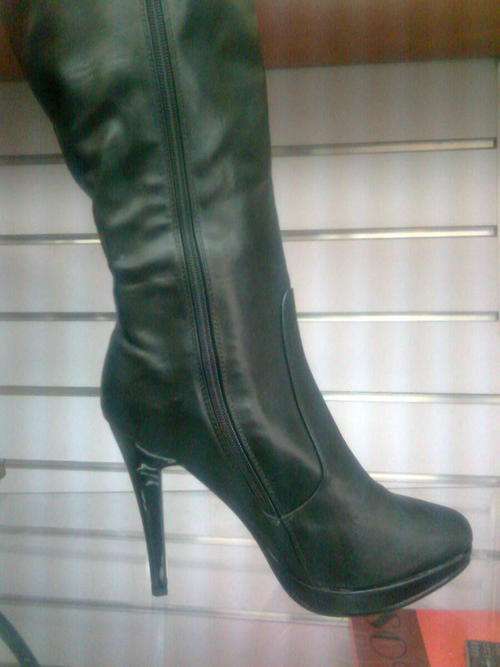 **R1600 ** SOTTO DESIGNER KNEE HIGH BOOTS**  SIZES 4-8** ONLY FROM DOCTORNERO!!***