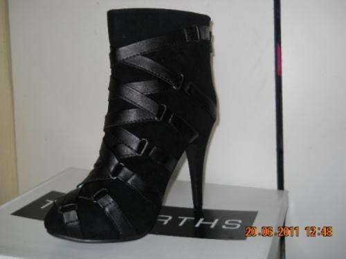 CLEARANCE SALE!! R199!!** SOTTO DESIGNER BOOTS** SIZE 3-8****