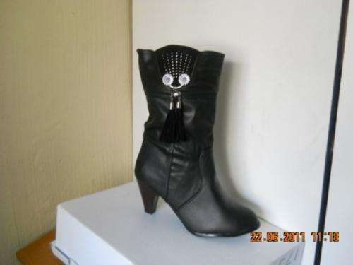 **** STYLISH SOTTO DESIGNER MID CALF BOOTS** SIZES 4-7 ** ONLY FROM DOCTORNERO!!!