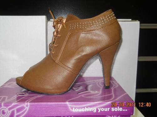 **NEW !! STYLISH LADIES FASHION SHOES** SIZES 3-6 ** ONLY FROM DOCTORNERO!!!