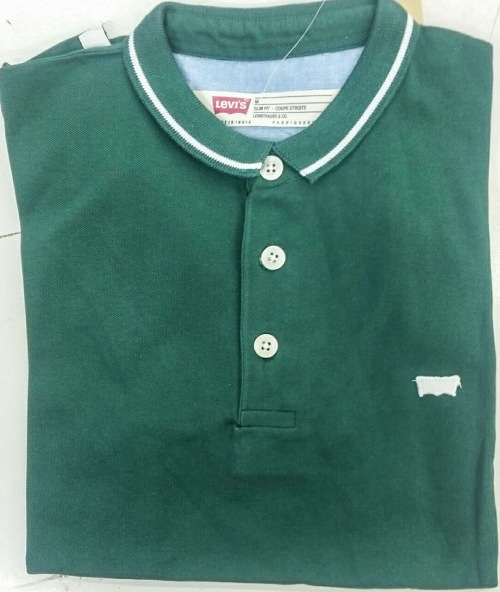 Levi's authentic Polo Golfer Size Medium Slim Fit!!!!!!Market value R499.99