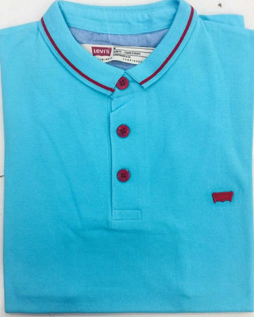 Levi's authentic Polo Golfer Size Medium Slim Fit!!!!!!Market value R499.99