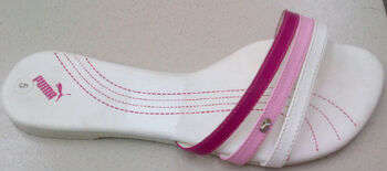 PUMA PINK AND WHITE LADIES SANDAL