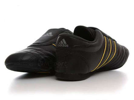 ADIDAS TAEKWONDO F32902 FOR MEN SIZE UK 9 !!!!!!!!!!!