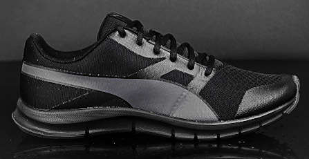 PUMA ORIGNAL FLEXRACER SOFTFOAM FOR MEN SIZE UK 6 (SA 6) !!!!!MARKET VALUE R1499.99