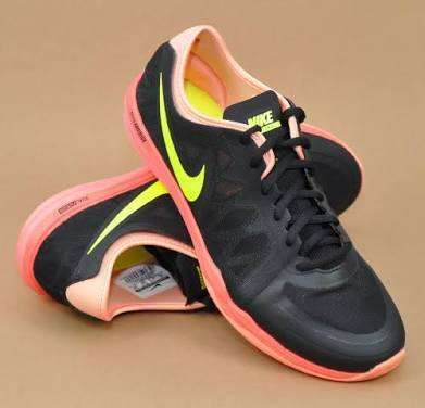 NIKE ORIGNAL DUAL FUSION TR3  FOR LADIES SIZE UK 7 (SA 7)!!!!MARKET VALUE R1500-00