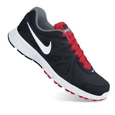 NIKE ORIGNAL REVOLUTION 2 FOR MEN SIZE UK 7 (SA 7)!!!MARKET VALUE R1699.99