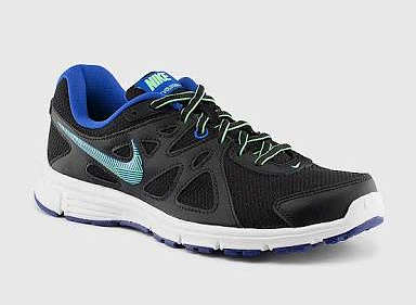 NIKE ORIGNAL REVOLUTION 2 FOR LADIES SIZE UK 5 (SA 5 )!!!!MARKET VALUE R1500-00
