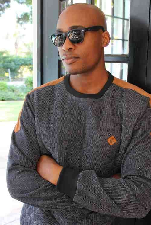 KG COUTURE COLLECTION ORIGNAL MENS DESIGNER SWEAT CREW SIZE LARGE!!!!! MARKET VALUE R899.99