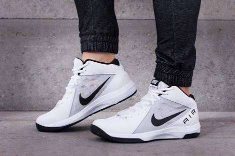 NIKE ORIGNAL THE AIR OVERPLAY FOR MEN SIZE UK 10 (SA 10)!!!!!MARKET VALUE R1999.99