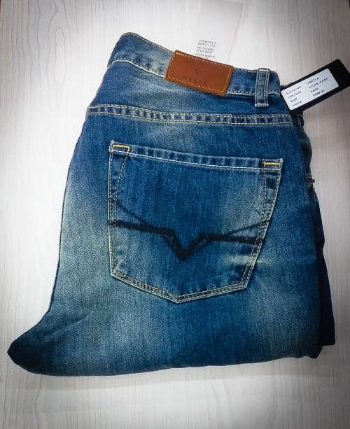 GUESS ORIGNAL MENS ROCKER SLIM BOOTLEG W32 L32 !!!!!!MARKET VALUE R999.99