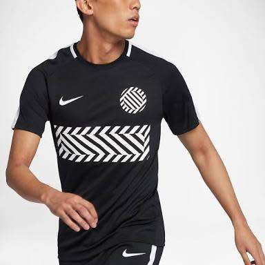 NIKE ORIGNAL DRY ACADEMY TEE FOR MEN SIZE EXTRA LARGE !!!!!! MARKET VALUE R699.99
