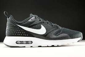 NIKE ORIGNAL AIR MAX TAVAS FOR MEN SIZE UK 9 (SA 9)!!!!!MARKET VALUE R1999.99