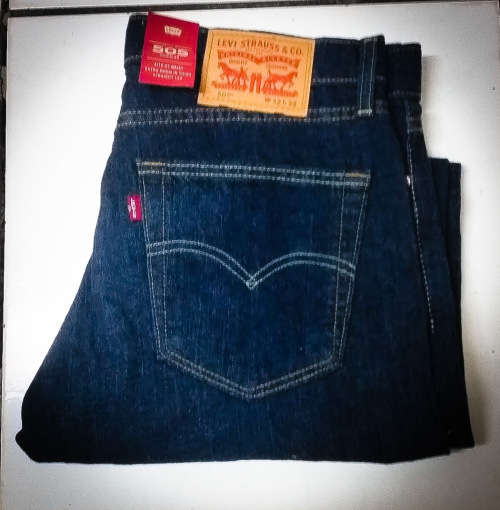 LEVI"S ORIGNAL 505  JEANS FOR MEN SIZE W32 L32 !!!!!!MARKET VALUE R999.99