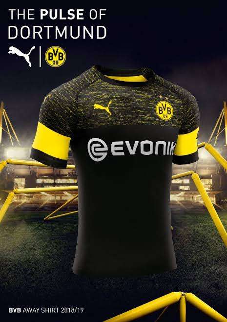 DORTMUND OFFICIAL AWAY KIT SIZE 2XL  !!!!!! MARKET VALUE R1299.99