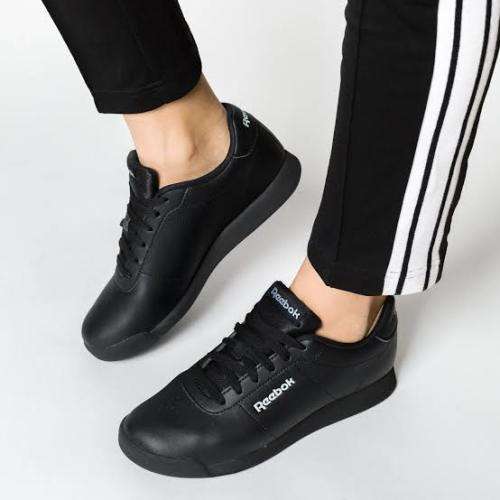 Reebok Original Charm For Women Size Uk 4 (Sa 4) !!!!!!  Value R1299.99