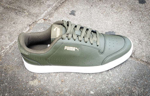 Puma Original Shuffle For Men Size Uk 7 (Sa 7) !!!!!!  Value R1399.99