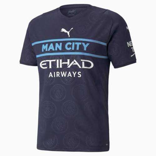 Manchester City Official Away Kit Size Medium !!!! Value R1399.99