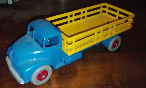 Dinky leyland comet repaint
