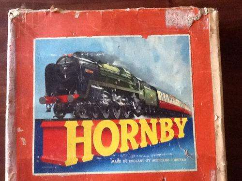 No 41 HORNBY TIN PLATE PASSENGER TRAIN SET