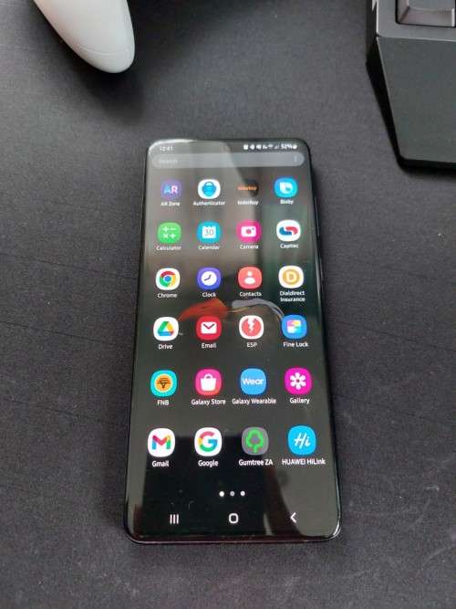 Samsung Galaxy S20+ (WITH EXTRAS!)