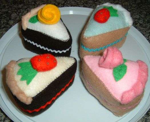 Play food in felt.