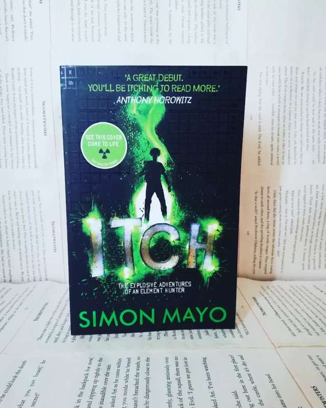 Itch by Simon Mayo (Book 1)