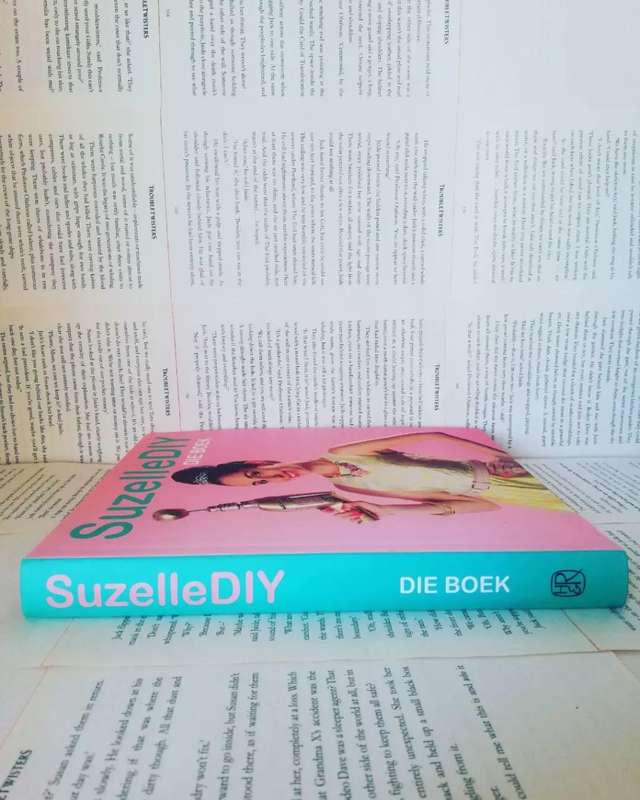 Suzelle DIY:Die Book