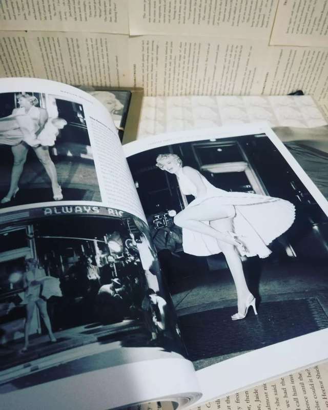 Marilyn Monroe 50th Anniversary Boxset Edition with Dvd