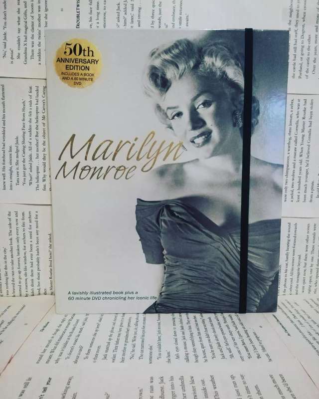 Marilyn Monroe 50th Anniversary Boxset Edition with Dvd