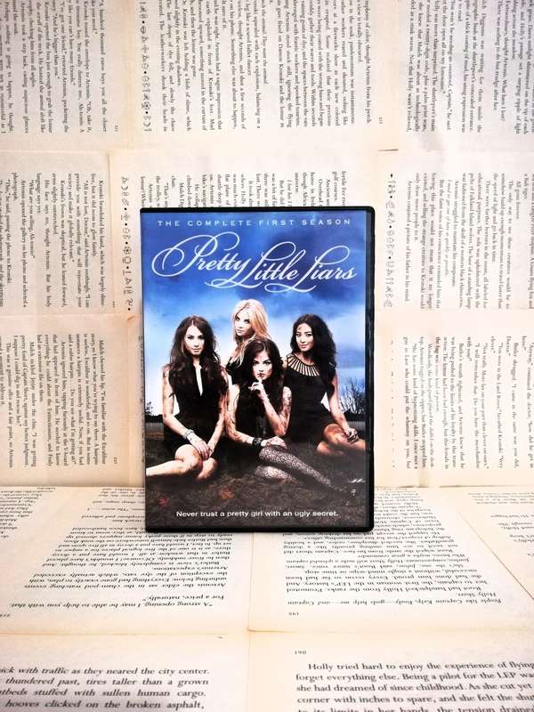 Pretty Little Liars Season 1 [DVD]